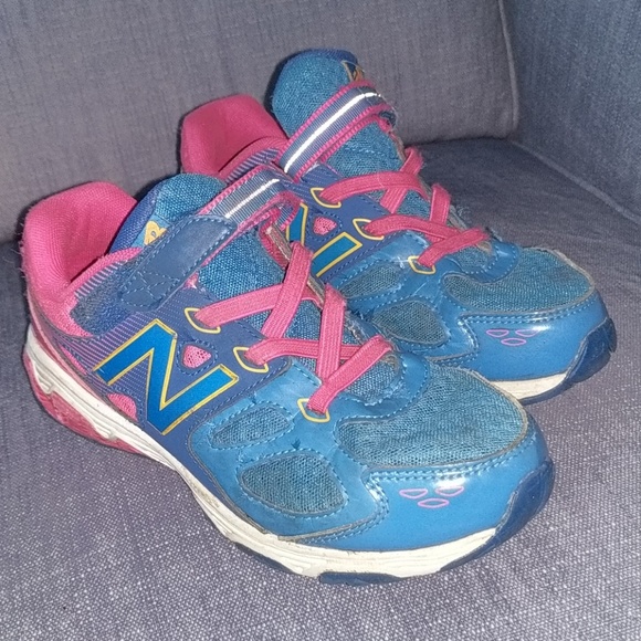 new balance girls size 3